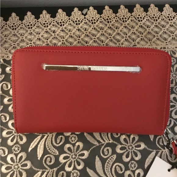 Steve Madden wristlet - Picture 2 of 7